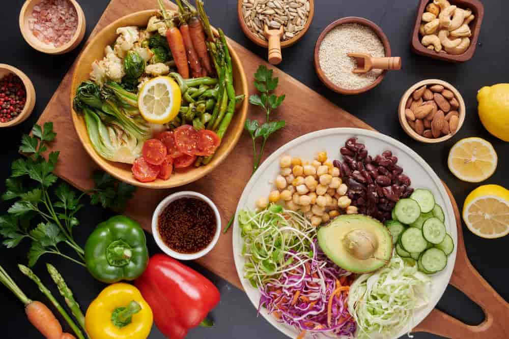 Odżywianie a objawy menopauzy – jak dieta może wpłynąć na redukcję objawów menopauzy?