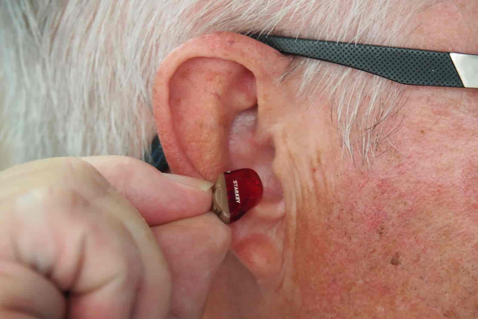 Jak samodzielnie poradzić sobie z zapaleniem ucha u dorosłego?