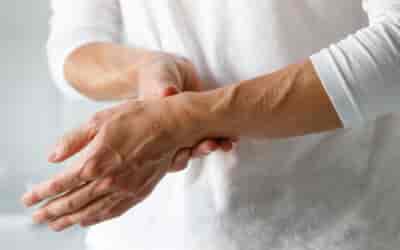 Domowe sposoby na leczenie zapalenia stawów dłoni