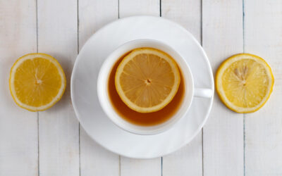 Dlaczego nie wolno pić herbaty z cytryną?