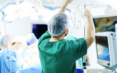 Jakie są typowe objawy po wybudzeniu ze śpiączki farmakologicznej?